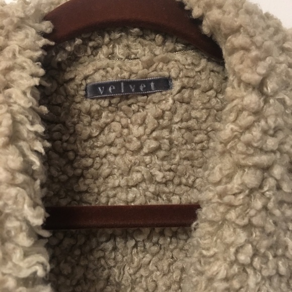 Velvet faux shearling vest - Picture 3 of 4